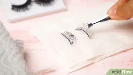 Image titled Clean False Eyelashes Step 19