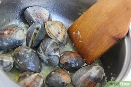 Image titled Cook Clams Step 3Bullet2