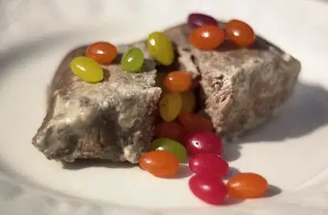 Image titled MIlk_steak_with_jelly_beans_373