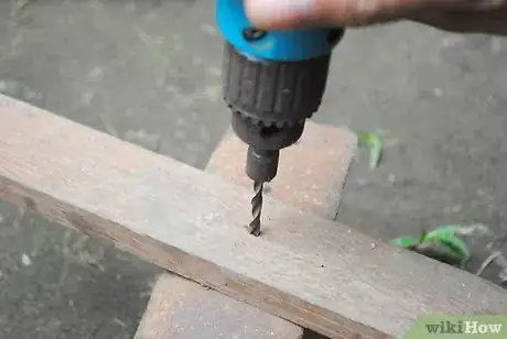 Image titled Drive a Nail Without Splitting the Wood Step 5