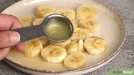 Image titled Keep Sliced Bananas from Discoloring Step 1