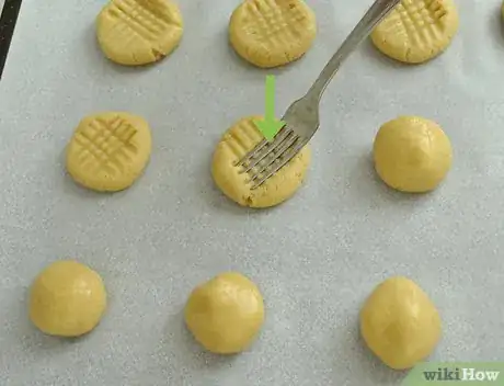 Image titled Make Easy Peanut Butter Cookies Step 11