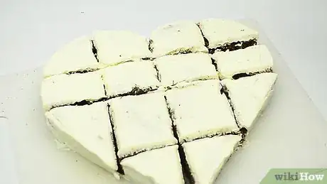 Image titled Cut a Heart‐Shaped Cake Step 14
