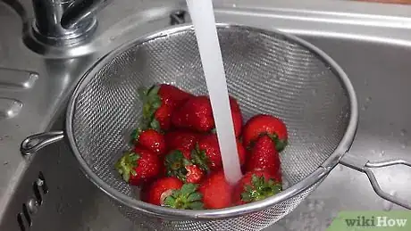 Image titled Make Glazed Strawberries Step 1