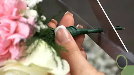 Image titled Make a Corsage Step 13