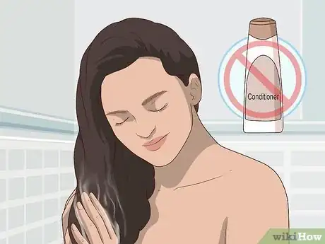 Image titled Make Your Hair Silky and Shiny with Vinegar Step 3.jpeg
