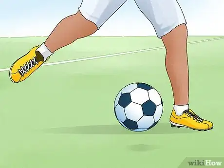 Image titled Pass a Soccer Ball Step 3