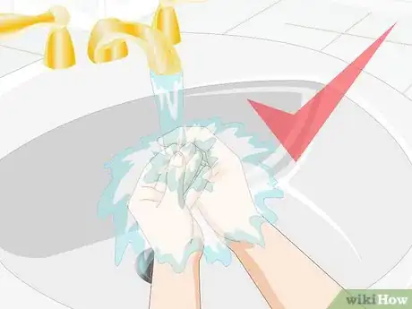 Image titled Avoid Germs when Cleaning a Litter Box Step 4