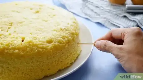 Image titled Cut a Cake Layer in Half Step 1