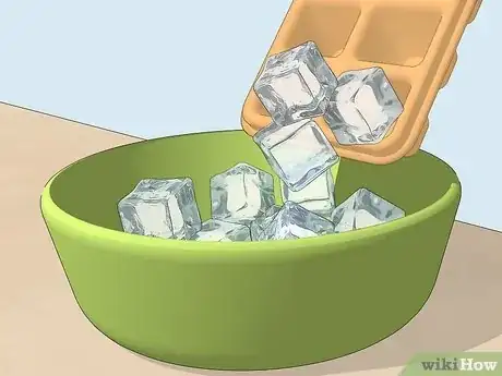 Image titled Remove Ice Cubes From a Tray Step 4