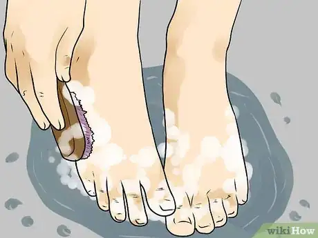 Image titled Use Apple Cider Vinegar for Athlete's Foot Step 3