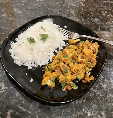 Image titled Curry served