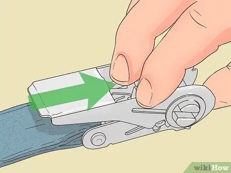 Image titled Use Ratchet Straps Step 10