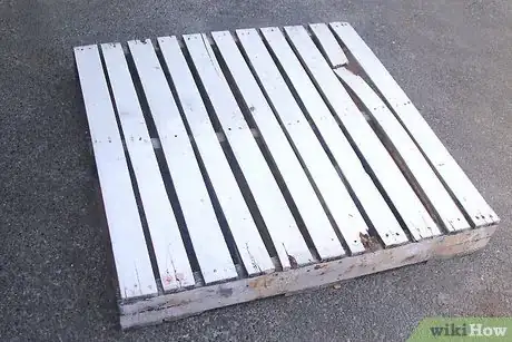 Image titled Make a Pallet Christmas Tree Step 1