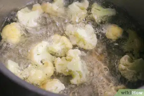 Image titled Make Cauliflower Cheese Step 3