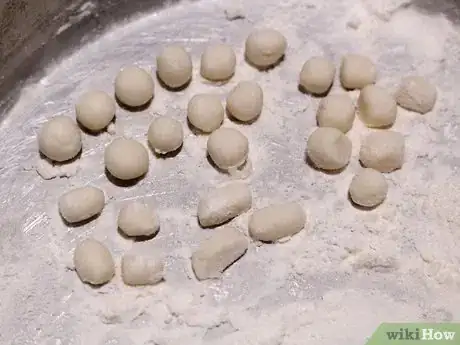 Image titled Make Beads from Flour and Water Step 4