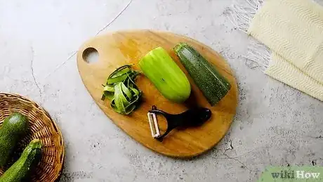 Image titled Make Zucchini Noodles Step 1