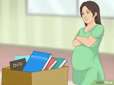 Image titled Lift Objects When Pregnant Step 1