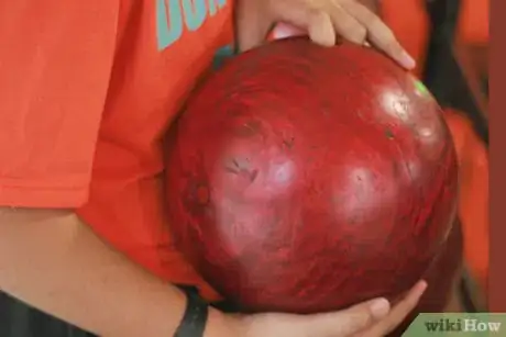 Image titled Pick a Bowling Ball Step 5