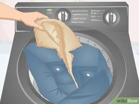 Image titled Wash a Sherpa Jacket Step 3