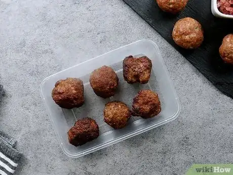 Image titled Freeze Meatballs Step 8