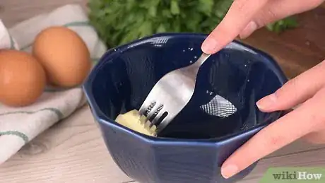 Image titled Make Scrambled Eggs in a Microwave Step 1