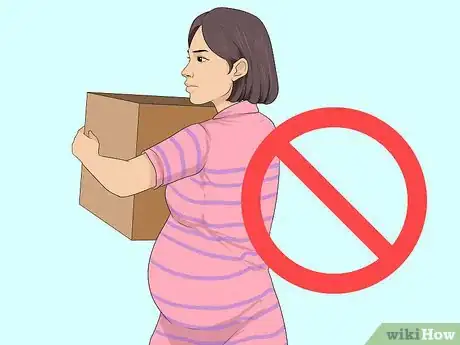 Image titled Lift Objects When Pregnant Step 9