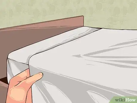 Image titled Make a Hotel Bed Step 10