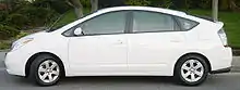 The Toyota Prius has both front and back quarter glass (non-venting)
