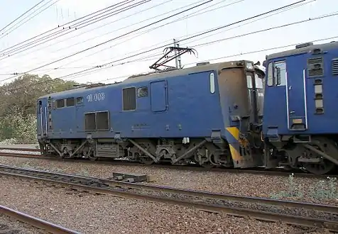 No. 18-009 (E2004) with a toilet side window, at Capital Park, Pretoria, 29 September 2006